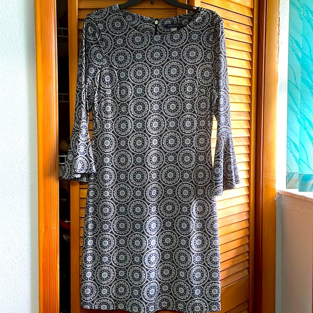 Mid sleeve dress